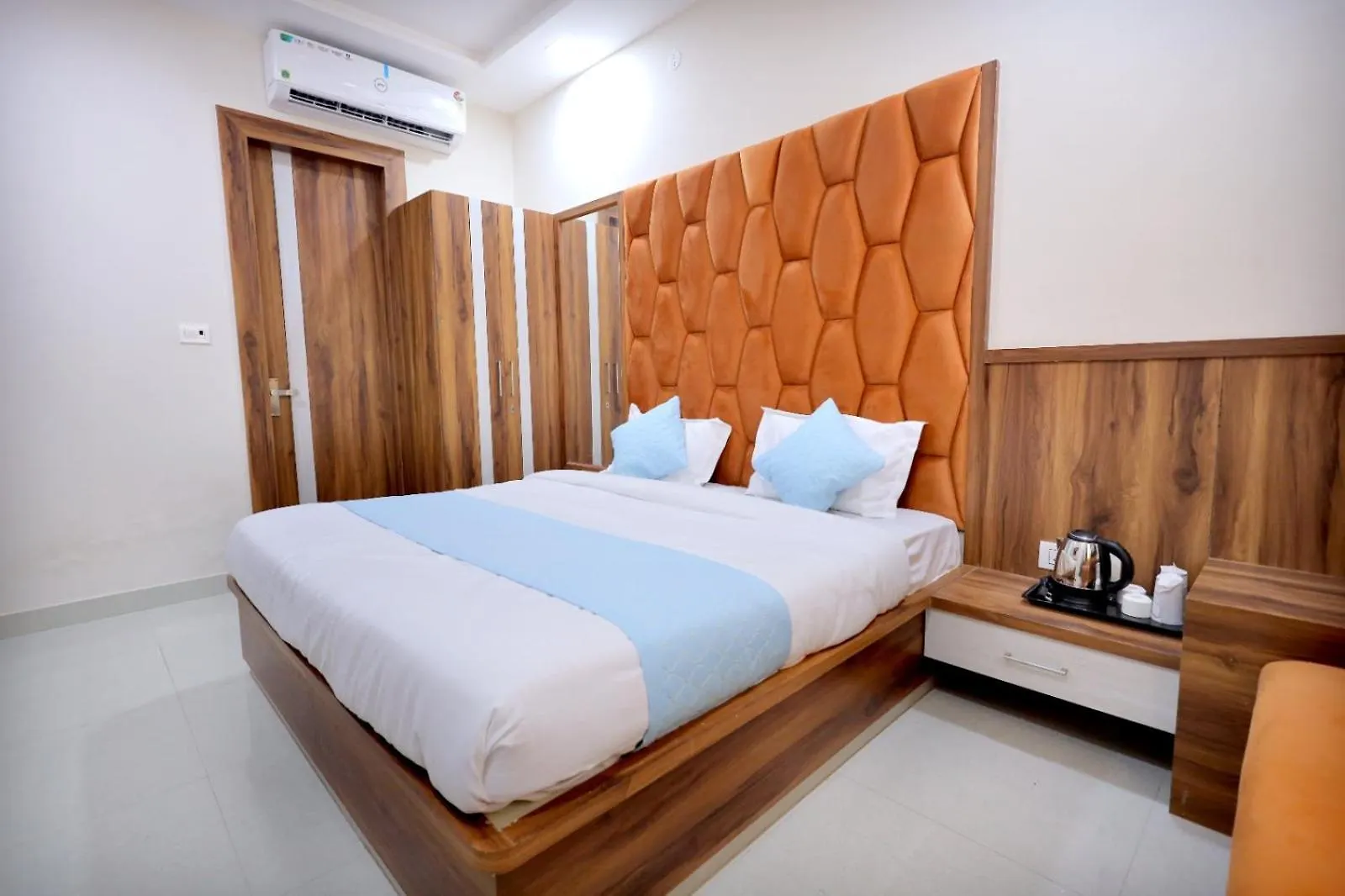 Hotel Smr Palace - Rooftop View Taj Mahal آغْرا