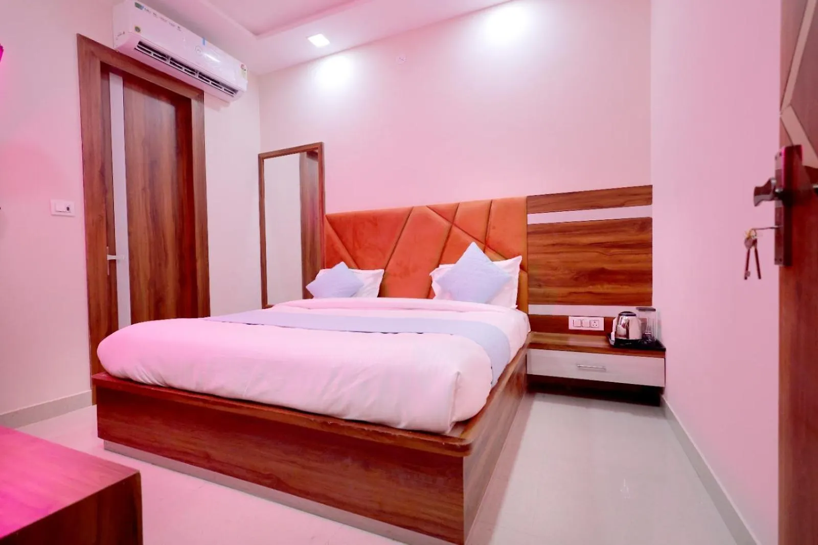 Hotel Smr Palace - Rooftop View Taj Mahal آغْرا